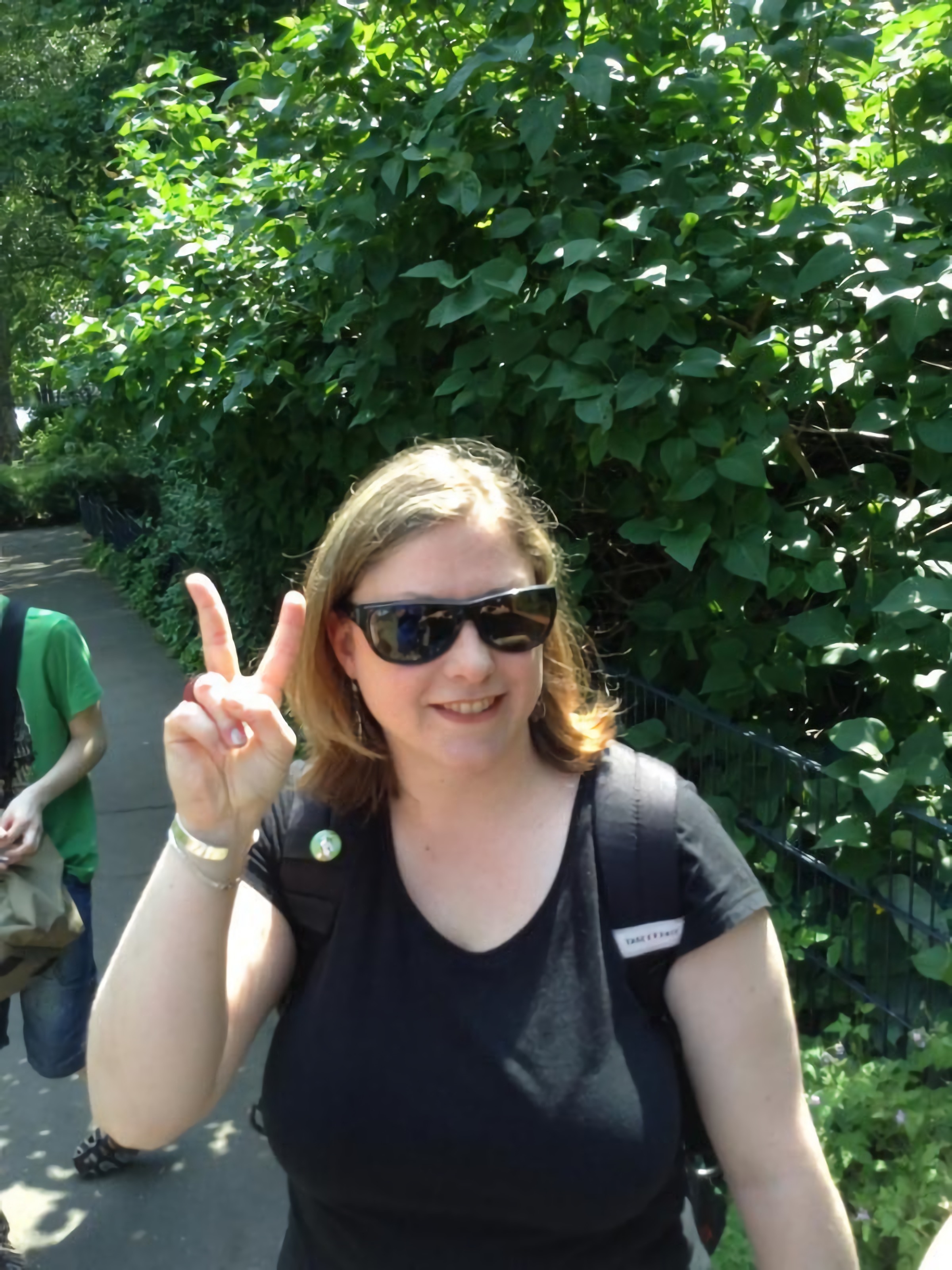 Fr. Göttner beim Kiezspaziergang Fr. Göttner beim Kiezspaziergang